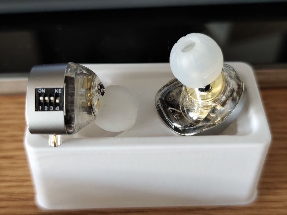 Vand casti KZ Castor Pro Harman Target