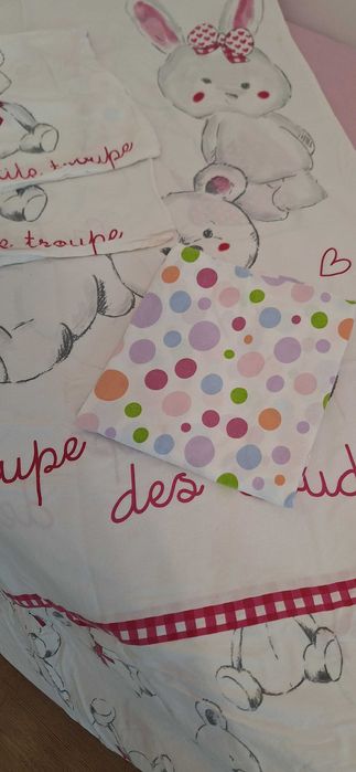 Комплект чаршафи за бебешко легло с матрак 60/120. Използвани.