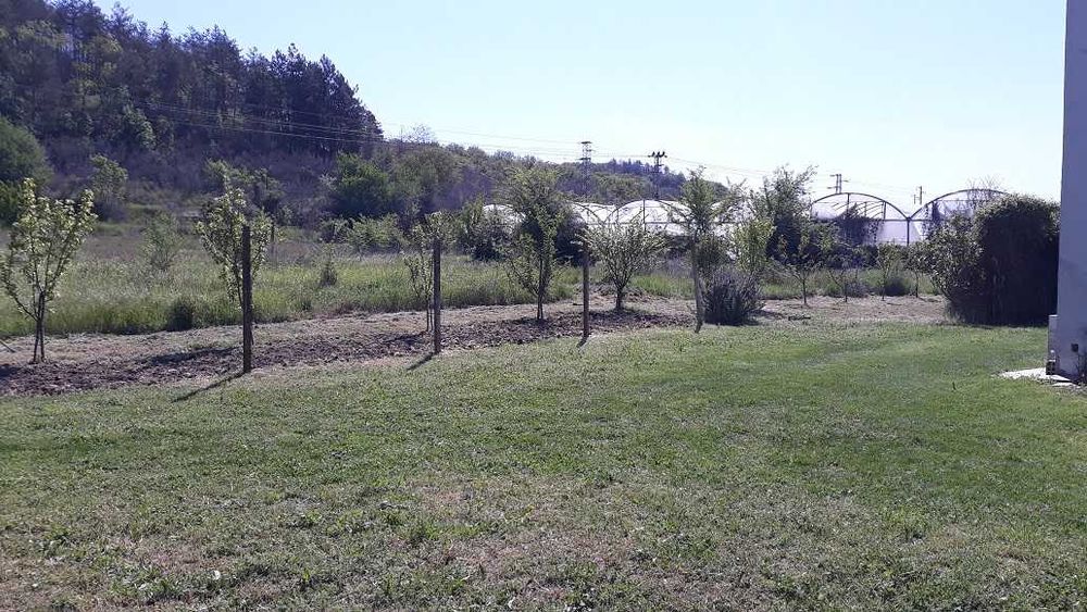 Сграда 90кв.м с Акт.16, с ток и вода в зем. парцел 4,5дка до регулация