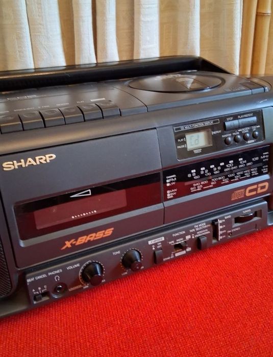 Radio-Casette Sharp.