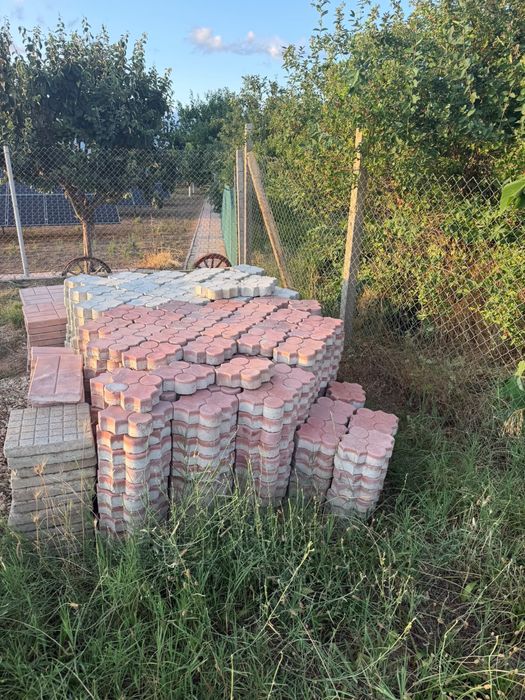 Павета и бордюри от бетон за настилка