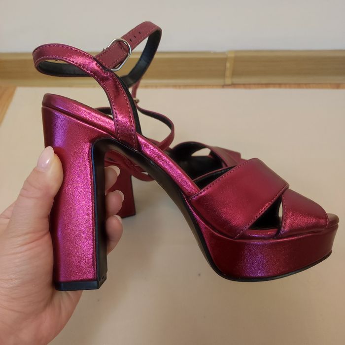 Босоножки бренда H&M в 37 размере