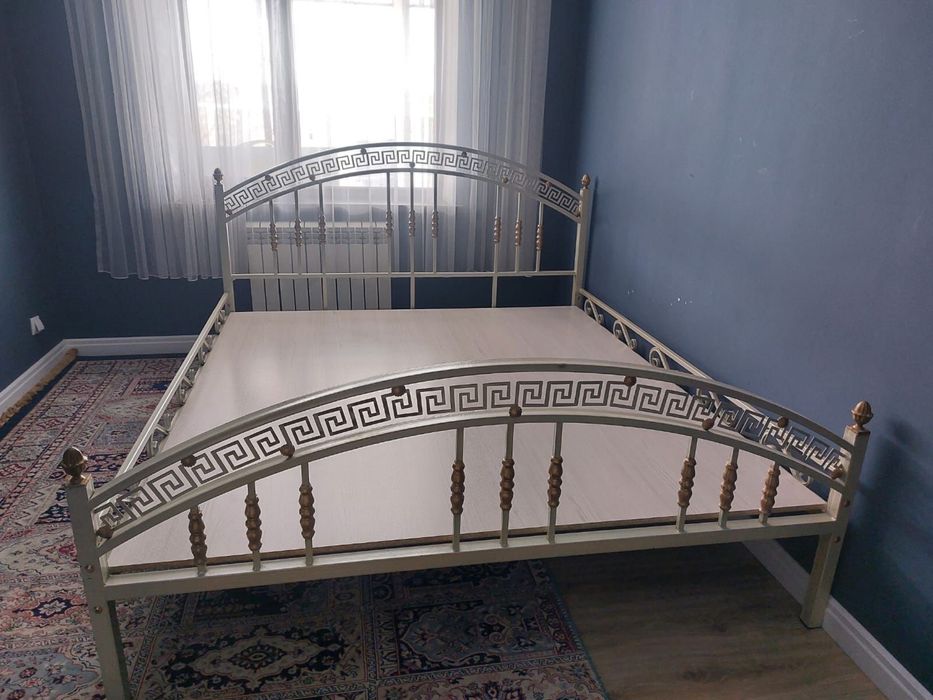 Спальный кровать
