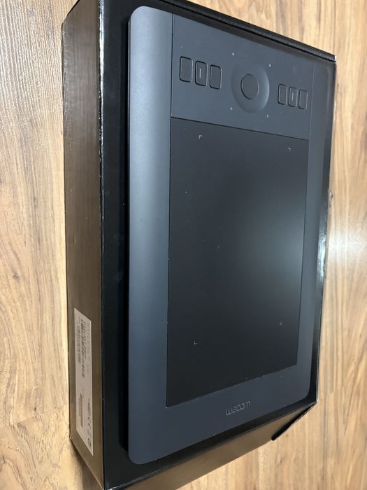 Графичен таблет :Wacom intuos Pro