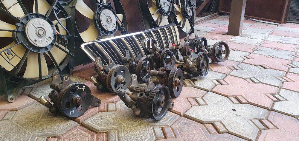 Насосы гур на лексус рх 300,330.