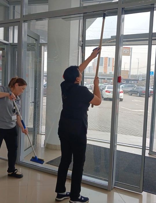 Профессиональная мойка витрин