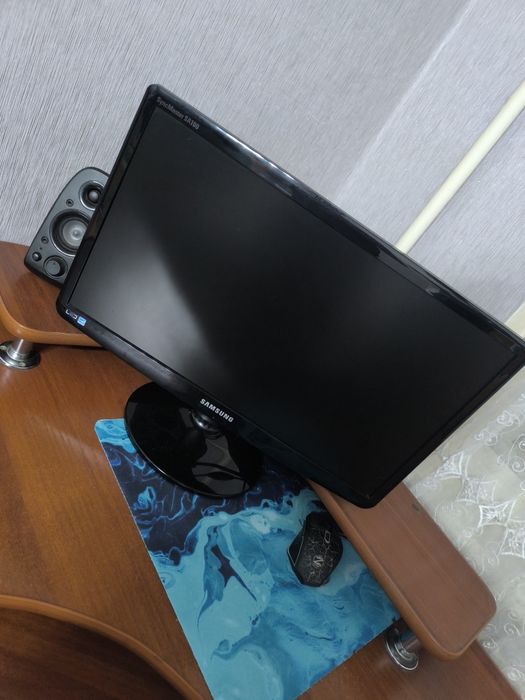 Продам компьютер с компьютерным столом