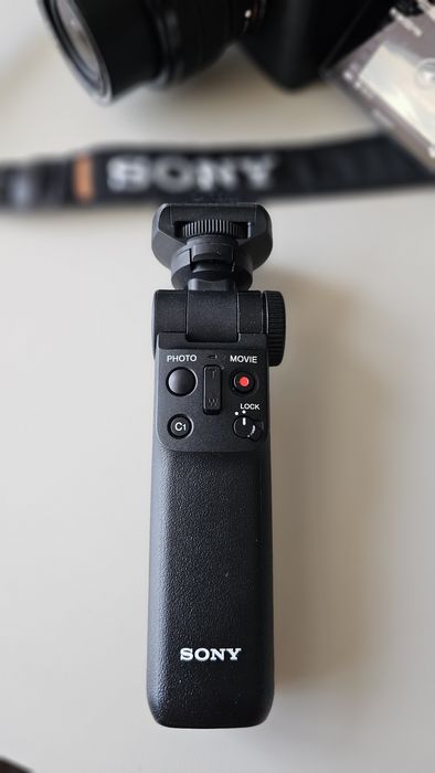 Vand Sony A7C + kit 28-60mm – full-frame 

Des