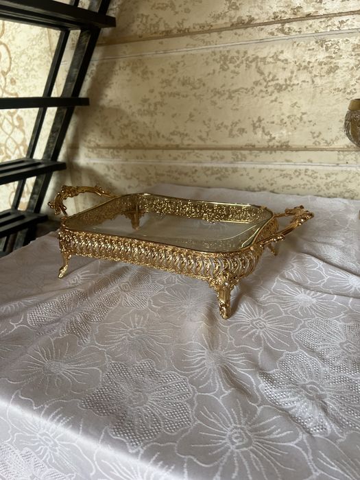 Tilla idish sotiladi