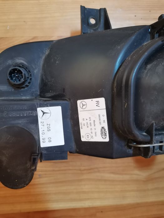 Фарове Mercedes Atego 1517