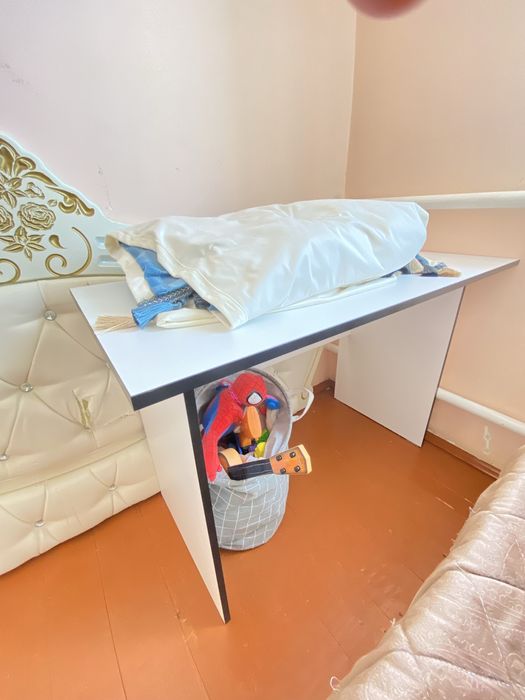 Компьютерный стол сатылады