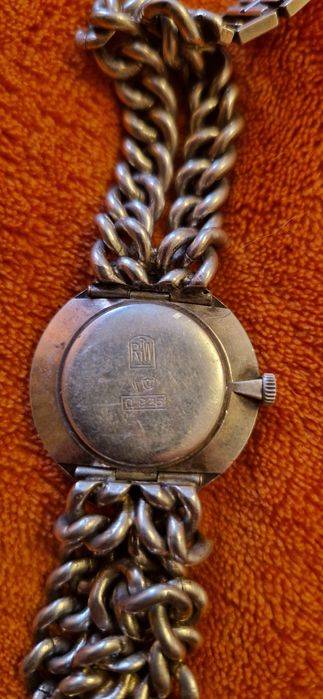 Сребърен часовник