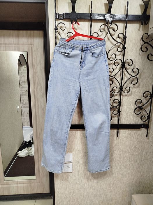 Джинсы женские Багги приятного цвета