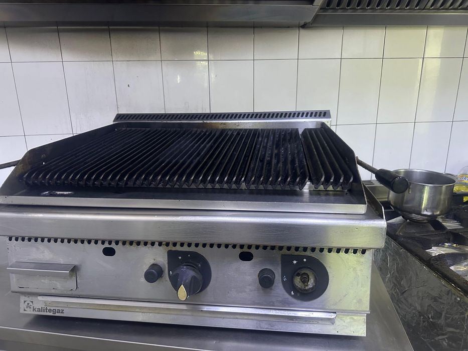 Grill profesional pe gaz - utilizat, in stare bună de functionare