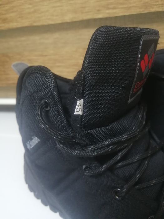 Продам зимние кроссовки Columbia!!!