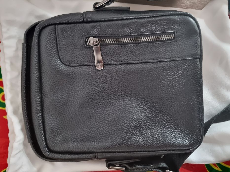 Boss кожанная барсетка