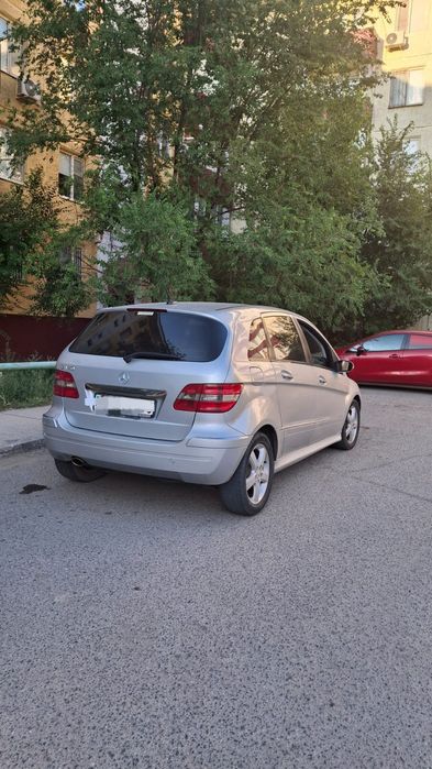 Жеңіл автокөлік сатылады.