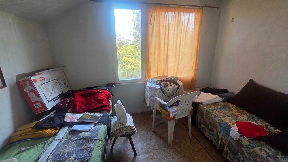 Къща срещу Сентръл парк Нови Хан