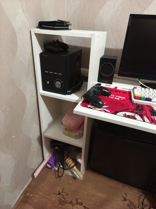 Продам компьютерный стол