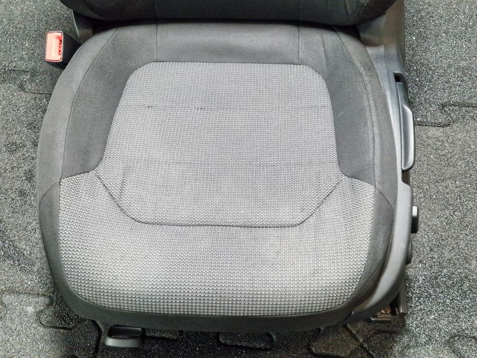 Scaun Sofer Cu Incalzire Stanga Fata Volkswagen Passat 365 2010 -