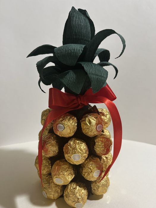 Aranjament floral handmade din hartia creponata cu bomboane la comanda