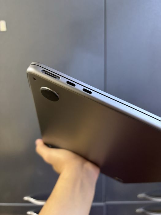 MacBook Air M2 (2022)