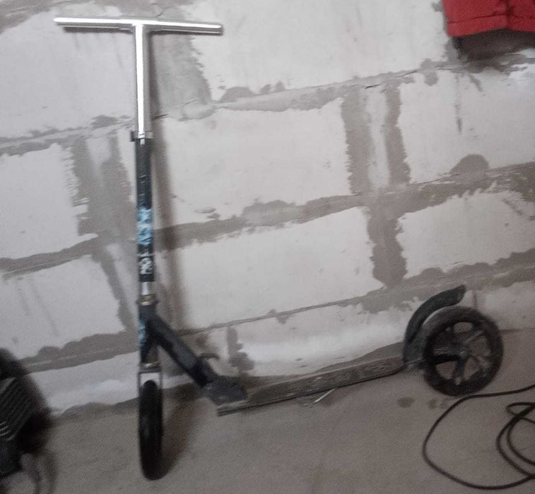Продам самокат. До 100 кг. Б.у.
