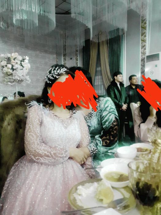 Oqshom libosi qimmat gepyurdan