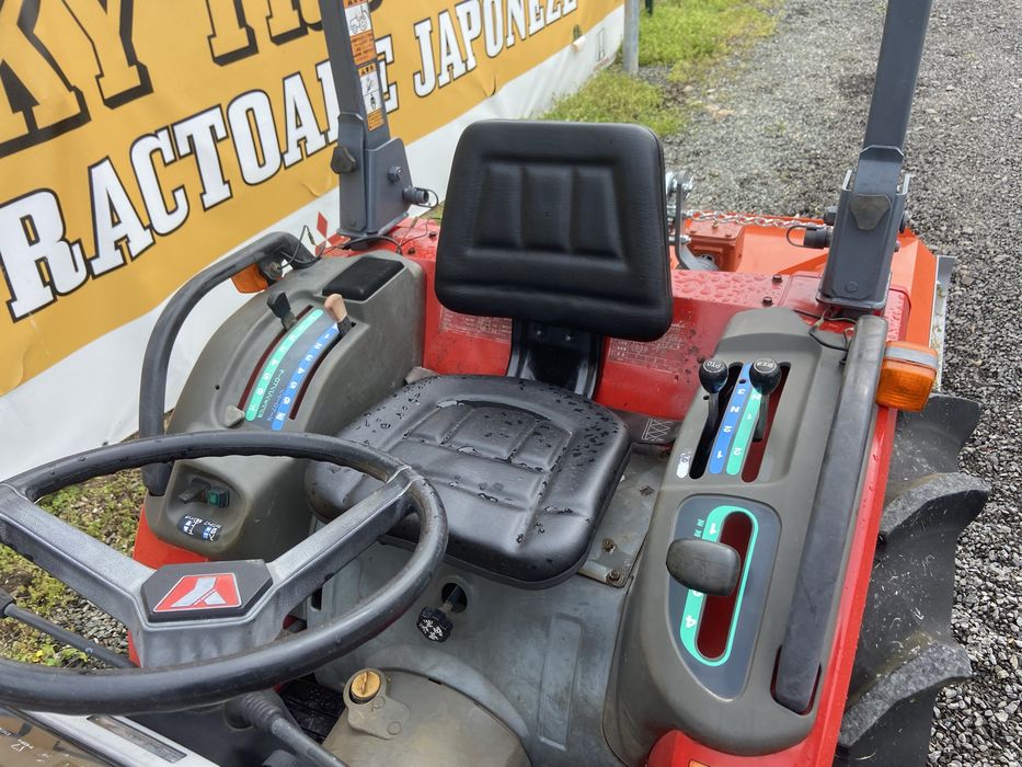 Tractor japonez Yanmar F200, 4x4, 20cp,  + tocator vegetatie