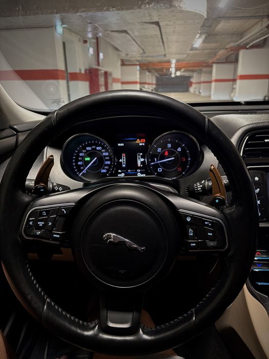 Jaguar xe 20d 180