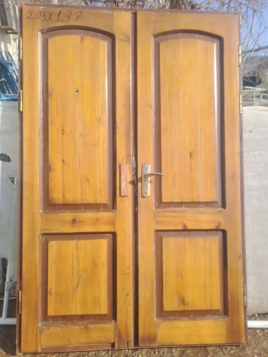 Икки табакалик ёгочлик эшик сотилади.