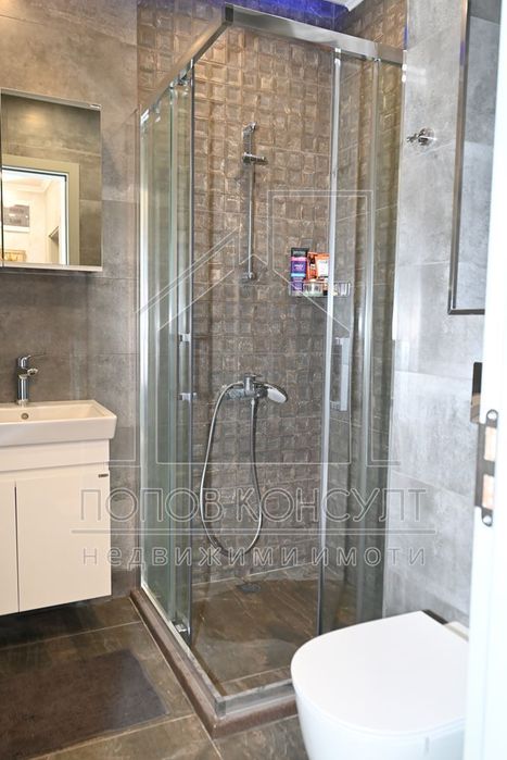 Продава се Тристаен апартамент в Пловдив, Кършияка - 133 кв.м за 1955 €/кв.м - Снимка #11