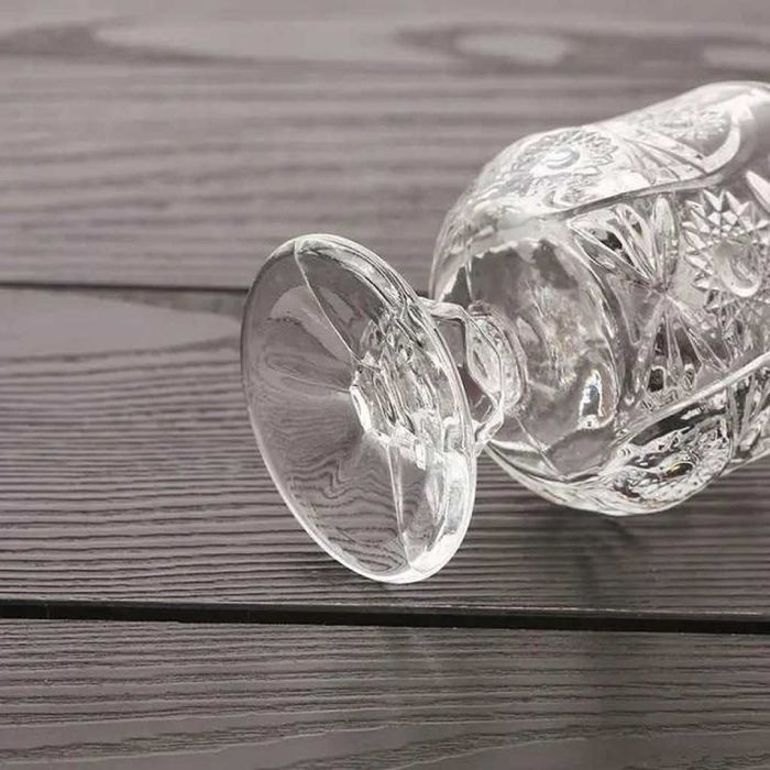 Комплект от 6 бр. чаши за вино със столчета за елегантно сервиране