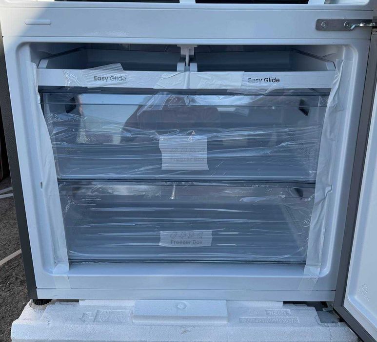 Холодильник Hisense RB-66W4INOX Inverter No Frost 503 л Metal Cooling