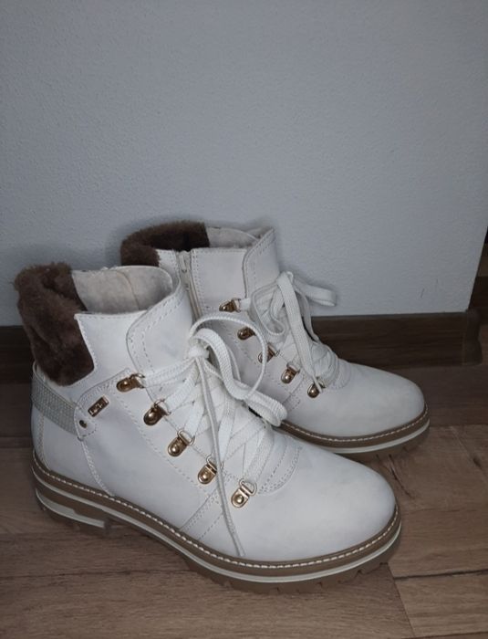 Ghete din piele de iarnă