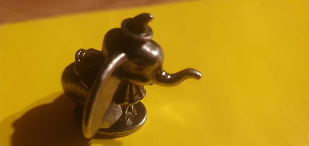 Minifigurine Disney Monopoly 2001 si insigne/brose Munchen