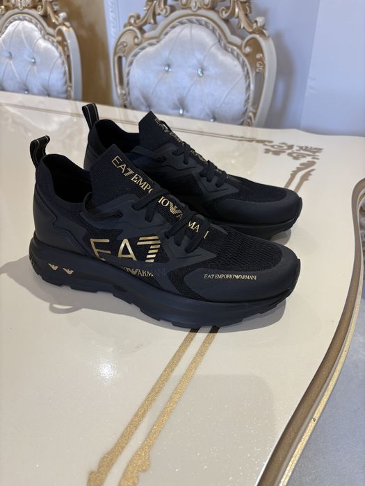 Vand adidasi Emporio Armani