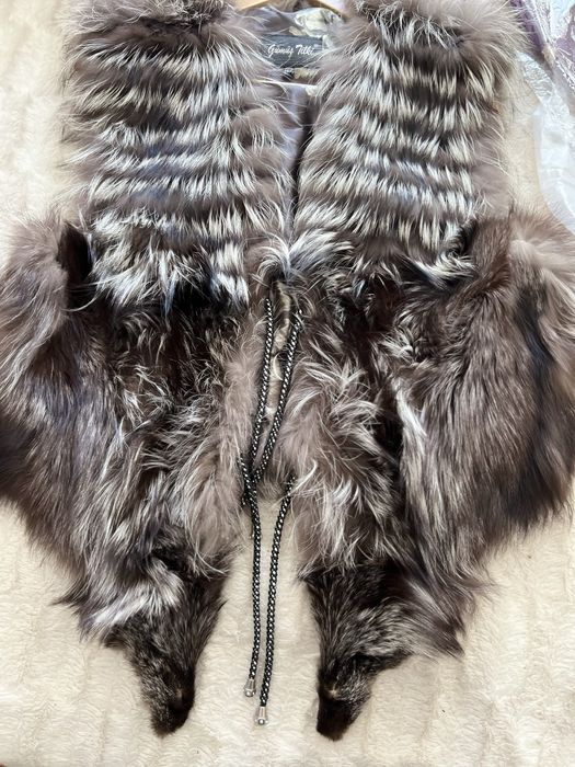 Меховая жилетка