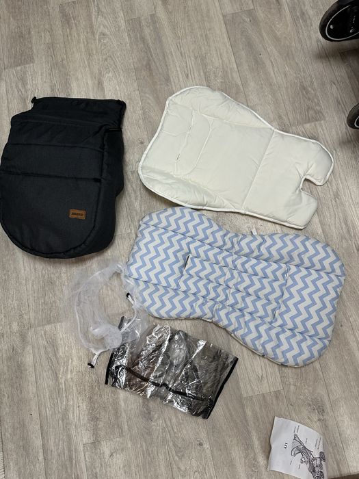 Продам коляску с рождения до 4х лет