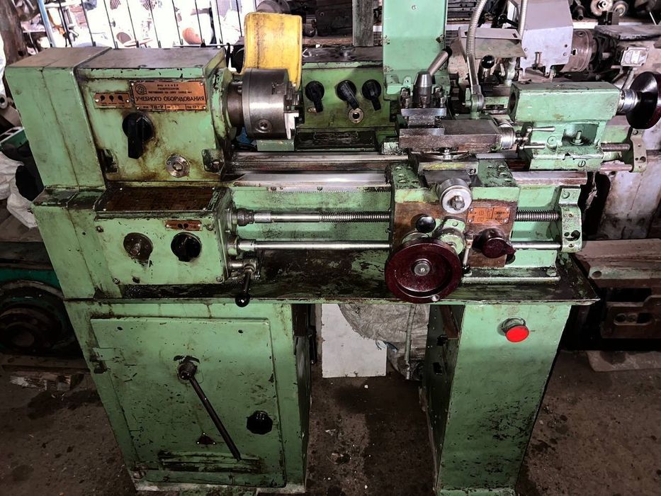 Токарный станок тв7
