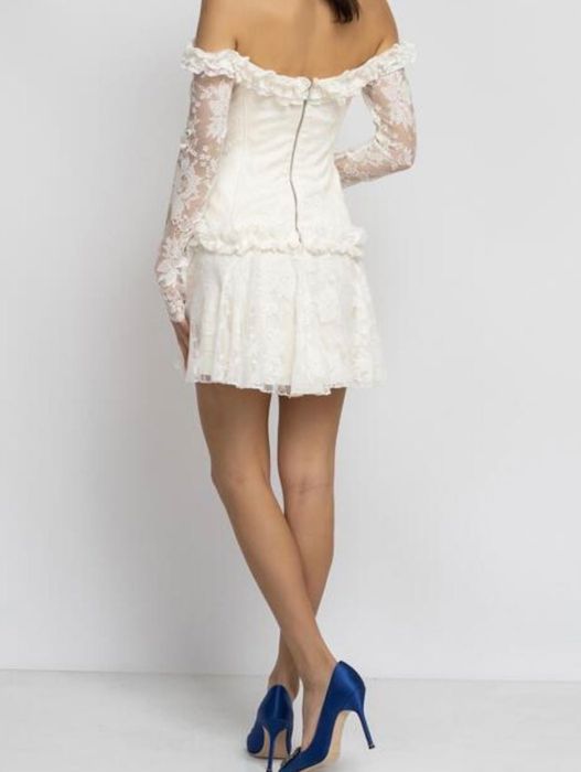 Дантелена рокля CLICHE
