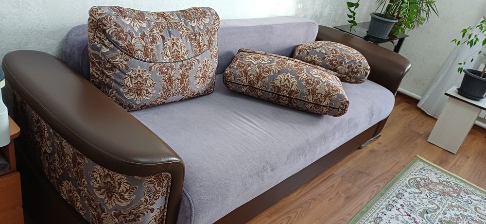 Диван продается ,