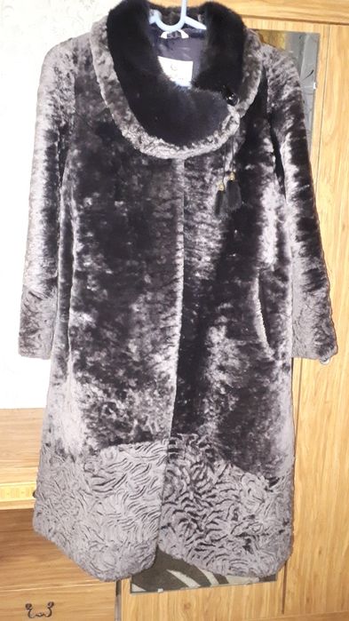 Продам шубу,мутон с норкой.