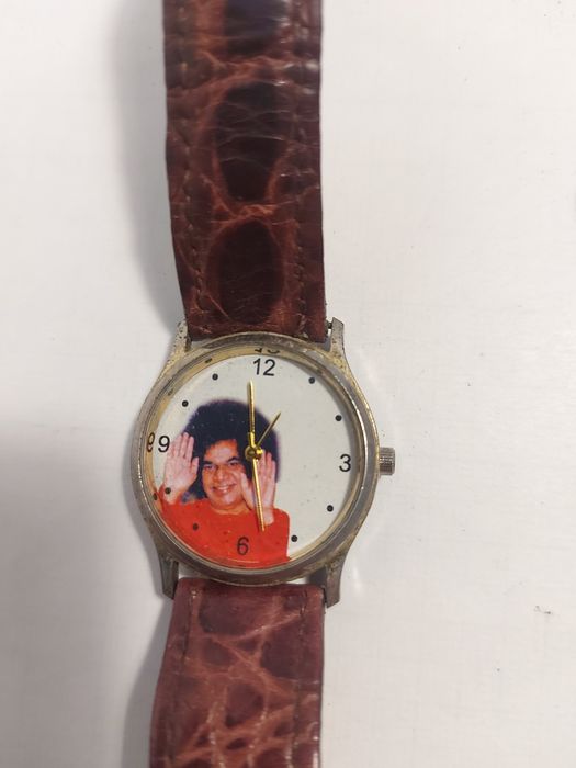 Часы наручные  кварцевые.