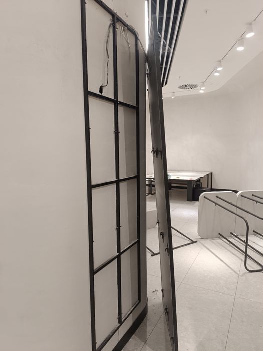 Продам зеркала с металлической оправой