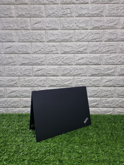 Lenovo ThinkPad T14.