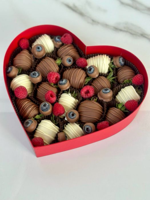 Клубника в шоколаде Астана