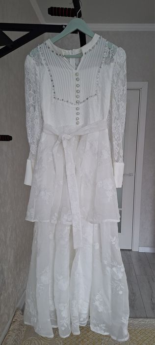 Продам    платье