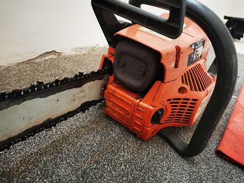 Бензинов верижен трион бензинопил HUSQVARNA 137 резачка за дърва