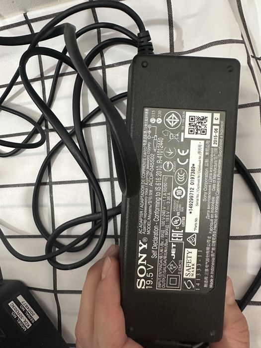 Sony Bravia с кранштейном, в отличном состоянии